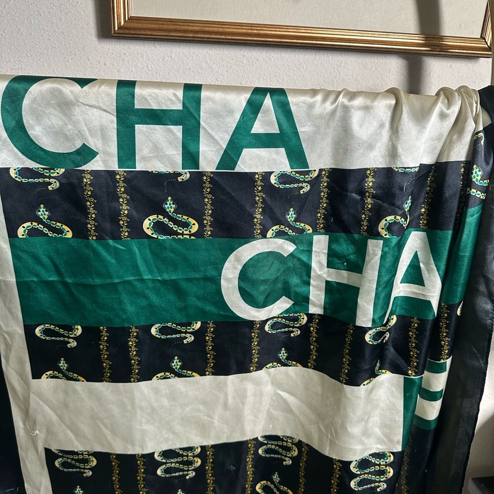 Elegant Green and Black Scarf